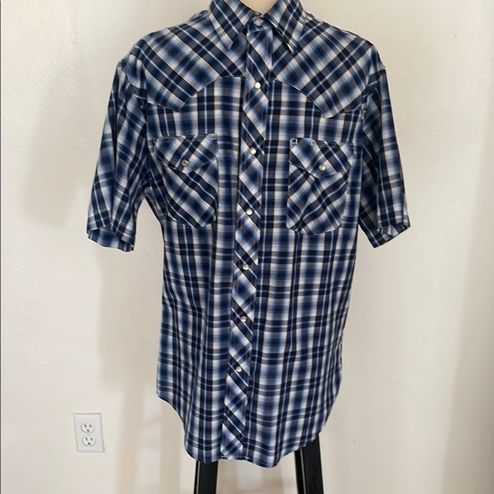 Wrangler Men's Navy and White Plaid Shirt